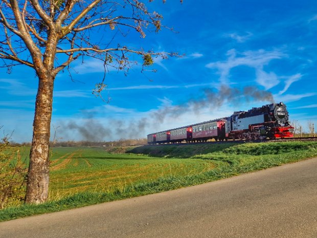 Bus & Bahn von Christian Schädler